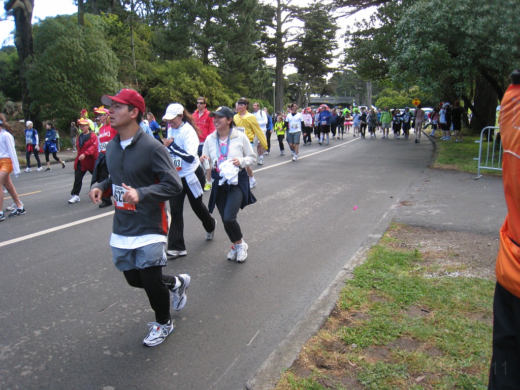 2011 Bay to Breakers Sunday 0650.JPG - I was able to participate in the 2011, 100th anniversary of the San Francisco Bay to Breakers 12K race. A great weekend for sight seeing and racing.